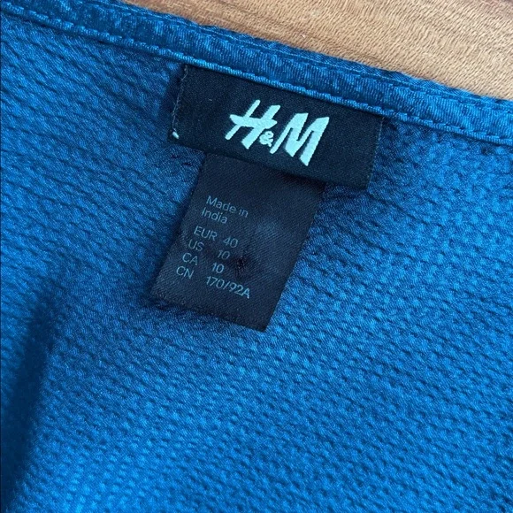 H&M dress - Picture 3 of 10